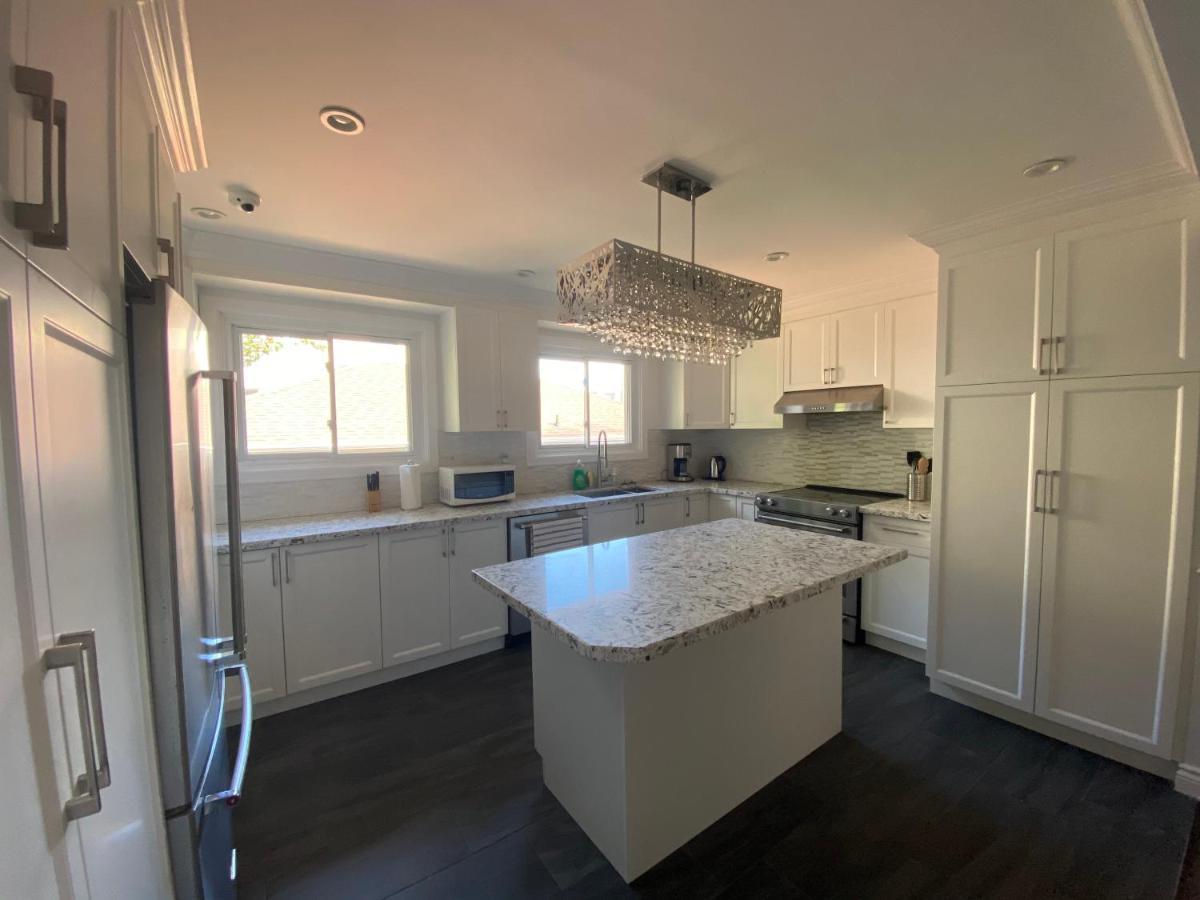 טורונטו Yonge And Finch Subway !Q Spacious & Quiet Private Bdr With Shared Bathroom מראה חיצוני תמונה